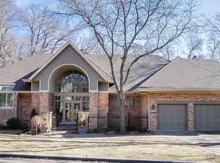 16480 Ringer Road, Minnetonka, MN 55391