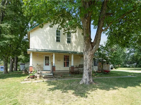 408 Pettis St, Windsor, MO 65360