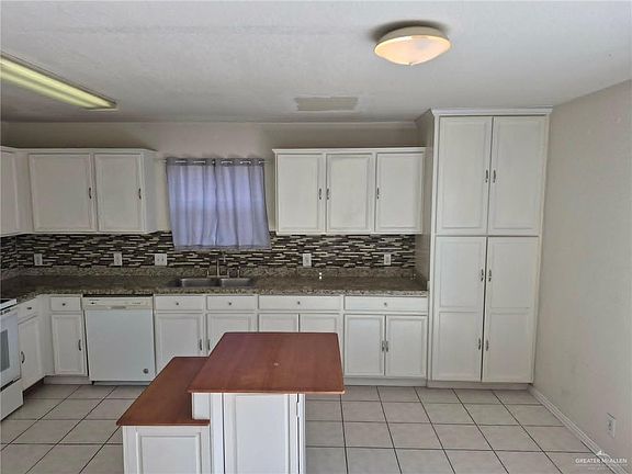 5th image of 6909 N 39th St