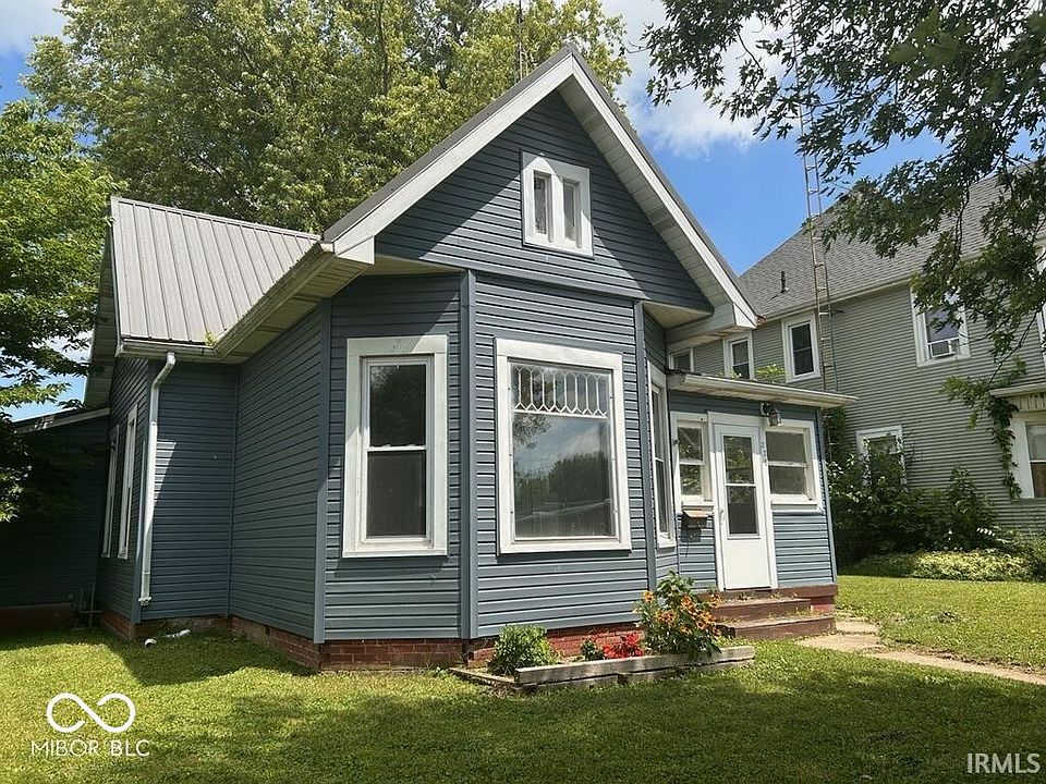 1st image of 228 Simmons St