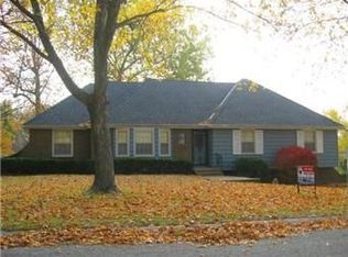 6517 NW Fairway Dr, Kansas City, MO 64152