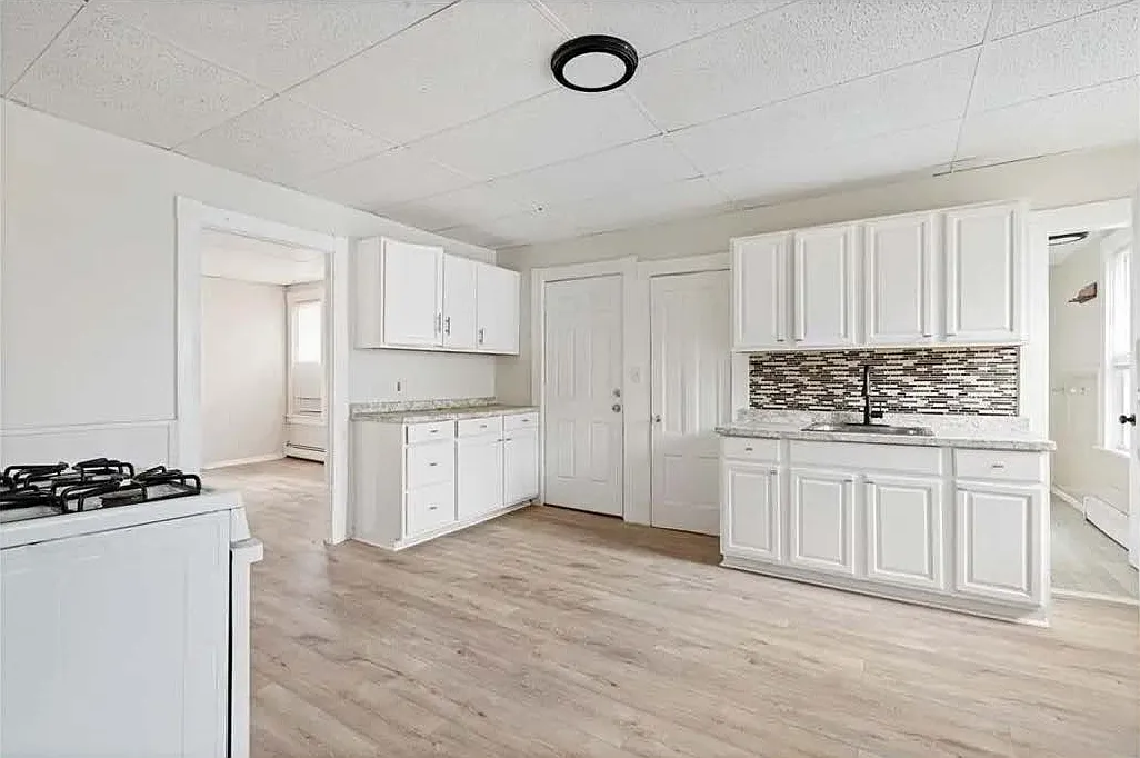 3 bed, 1100 sqft, $2,000 — Photo 1