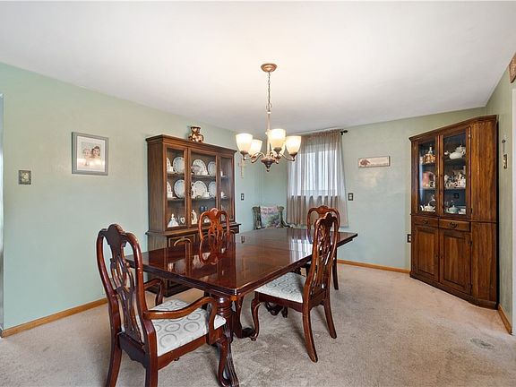 4th image of 110 Donald Ave
