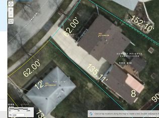 1527 Victoria Dr, Waukesha, WI 53189