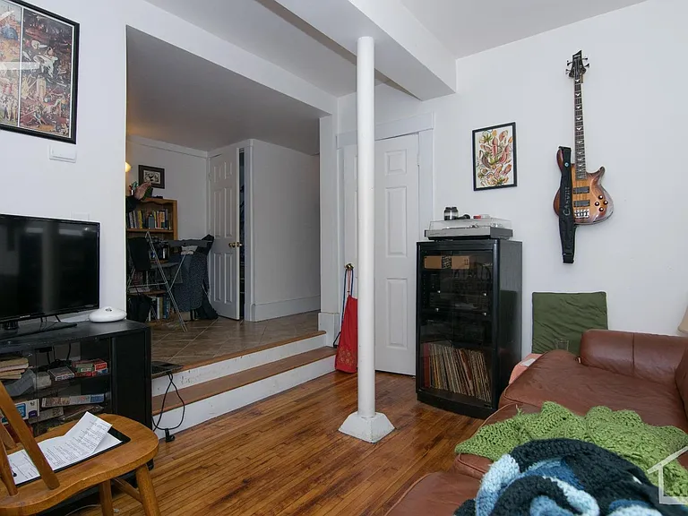 18 Saint Lukes Rd #3L — Photo 4