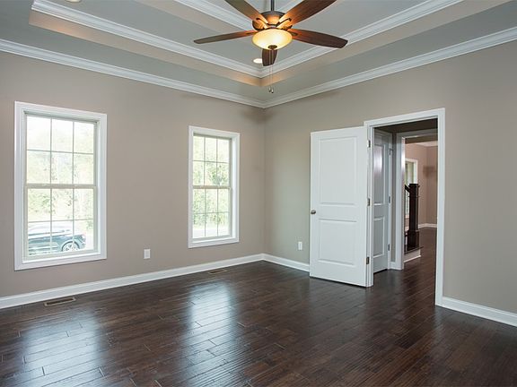 5th image of 177 Charlotte Dr