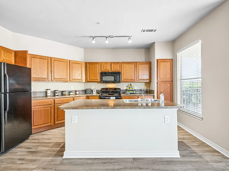 PARK AVENUE AT BOULDER CREEK — Photo 13