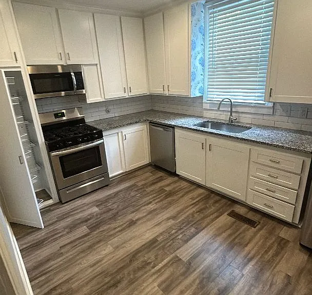 114 Alexander St #A — Photo 1
