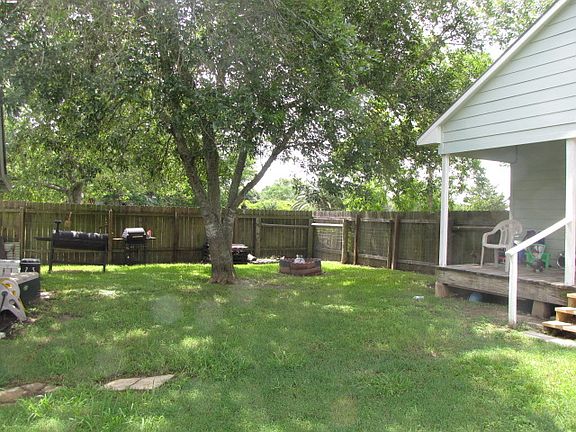 3rd image of 411 County Road 132