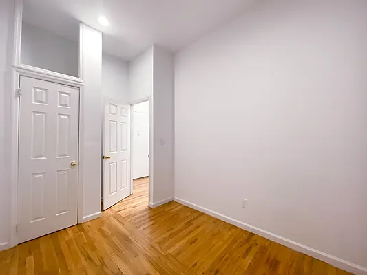 Rented by City Connections Realty | media 16