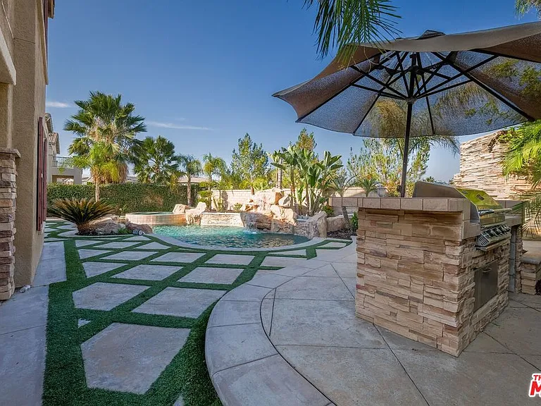 22430 Leisure Dr — Photo 10