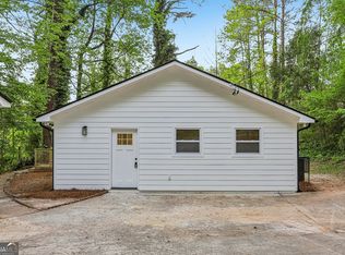 418 Honeysuckle Ln, Stockbridge, GA 30281