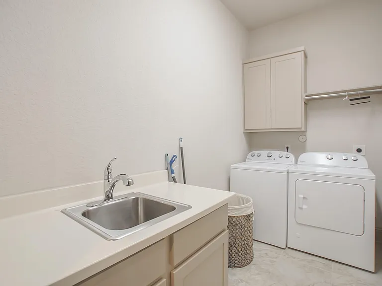 47 N Lochwood Way — Photo 37