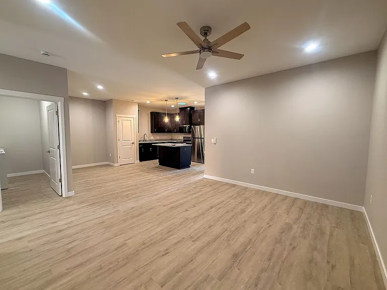 5534-5564 Skyline Rd S — Photo 173