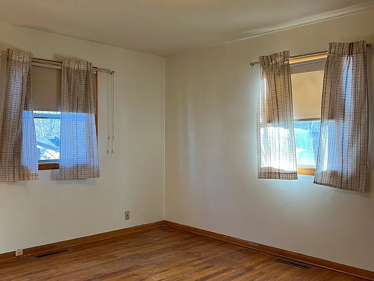 1119 S Longwood Dr — Photo 7