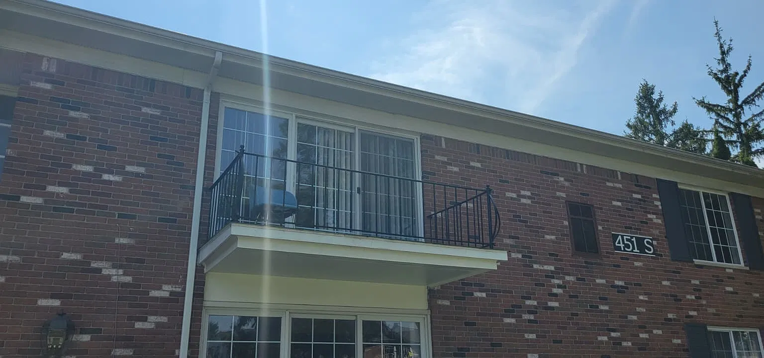 2 bed, 1055 sqft, $1,500 — Photo 2
