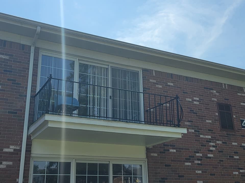 451 Fox Hills Dr S Apt 7, photo 2