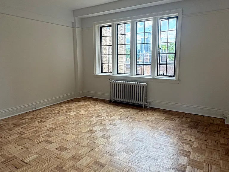 1 Clarendon Ave #405 — Photo 12