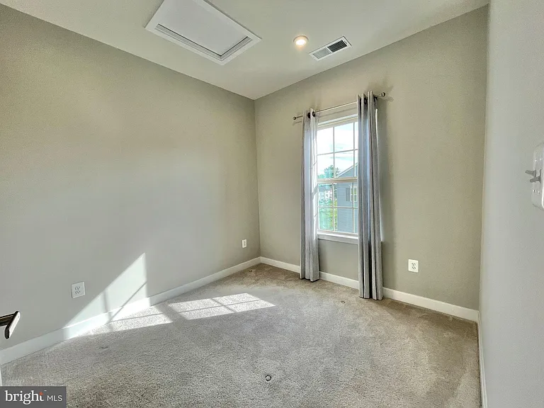 9537 Tall Oaks Rd — Photo 36