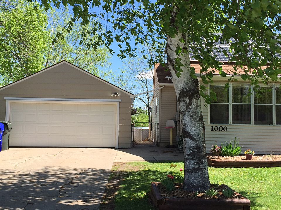 detached 2 car garage