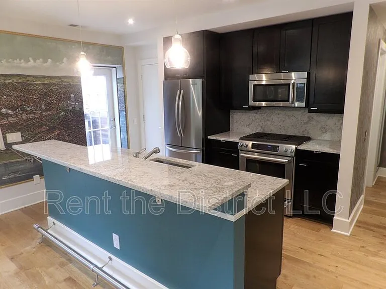 2926 Porter St NW #102 — Photo 2