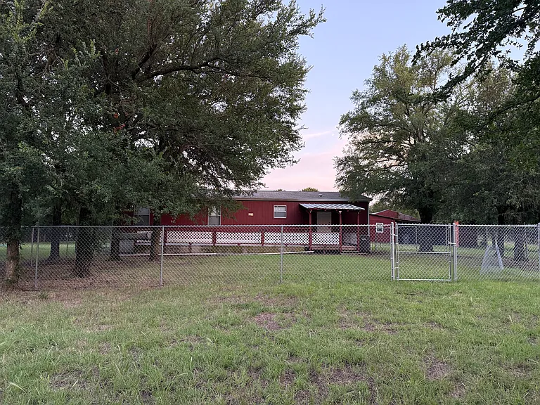 1450 Oak Ridge Est — Photo 4