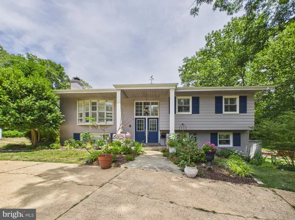 9201 Cherrytree Dr, Alexandria, VA 22309