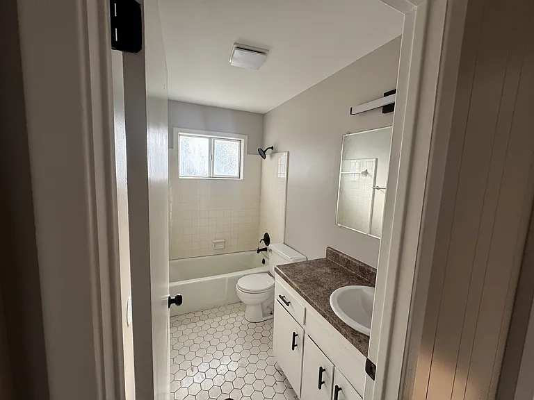254 Lake Dr #1 — Photo 9