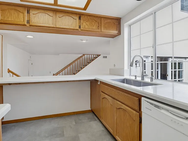 7134 Hybeth Dr — Photo 13
