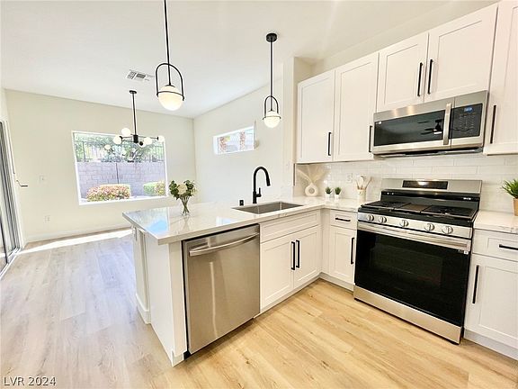4th image of 2581 Youngtown Ave