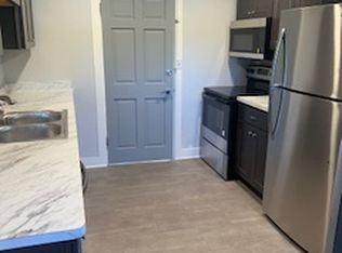 7500 S North Cape Rd, Franklin, WI 53132