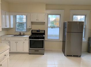 75 Admiral St, West Haven, CT 06516
