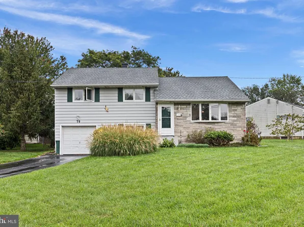 79 Eaton Rd, Bordentown, NJ 08505