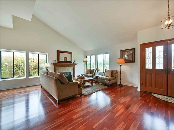 4th image of 1712 Country Oaks Ln