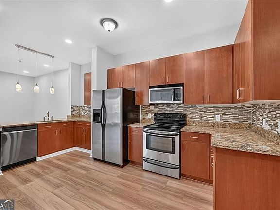 4th image of 5300 Peachtree Rd Unit 1111