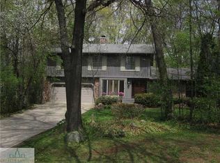 121 Feldspar Dr, Williamston, MI 48895