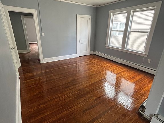 4th image of 140-142 Enfield St #2