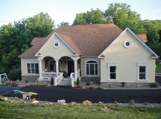 580 Persimmon Rd, Walnutport, PA 18088