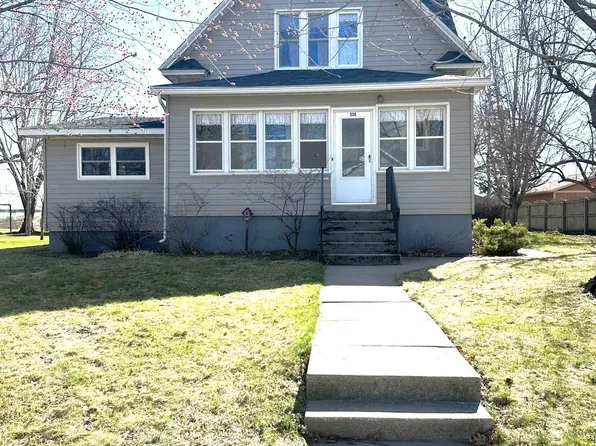 306 Lindbergh Dr NW, Little Falls, MN 56345