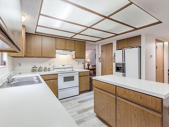 5th image of 8408 Papillon Ave
