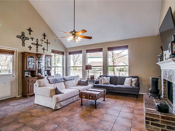 4th image of 7224 Canary Ln