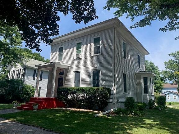 5th image of 644 Congress St