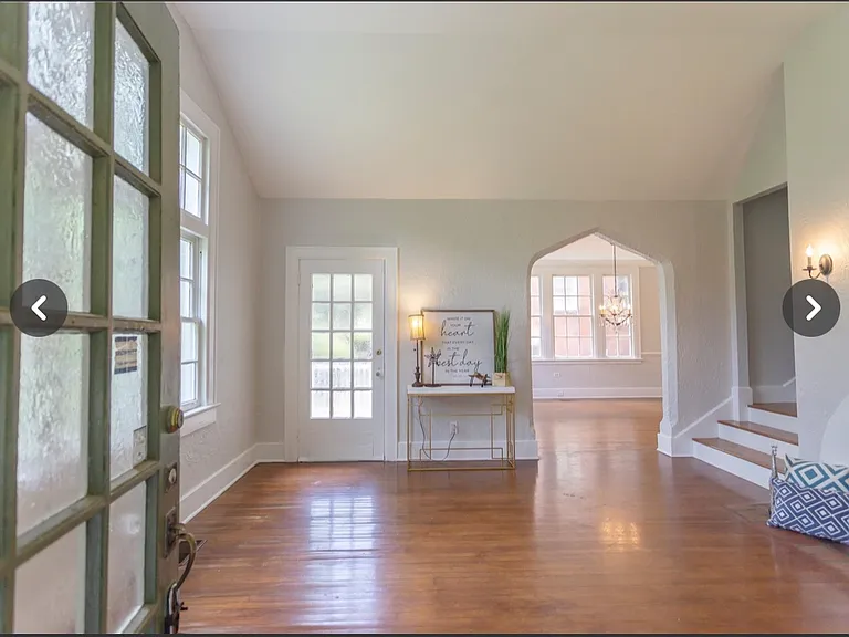 2405 College St — Photo 4