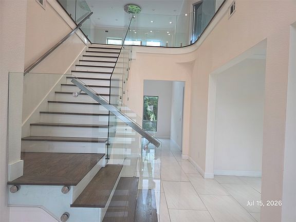 2nd image of 805 Norton Dr