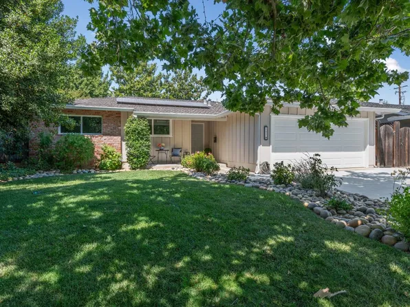 207 Thomas Dr, Los Gatos, CA 95032