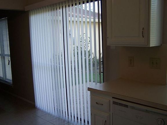 4th image of 1109 Southwestern Dr
