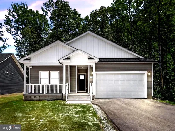 192 Woodmount Dr, Colonial Beach, VA 22443