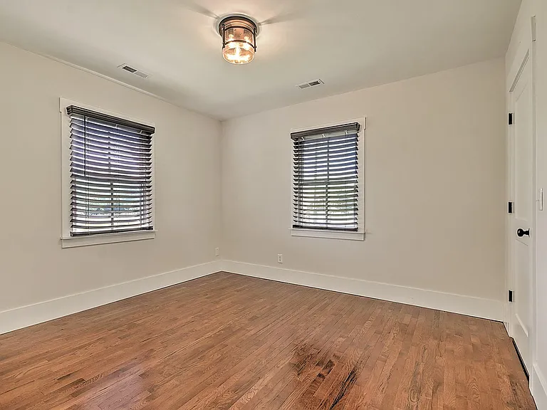 403 Silver Lake Rd — Photo 31