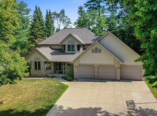 2795 Dewey Decker Dr, Green Bay, WI 54313