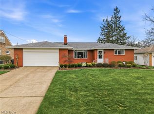 2076 Glenn Dr NE, Warren, OH